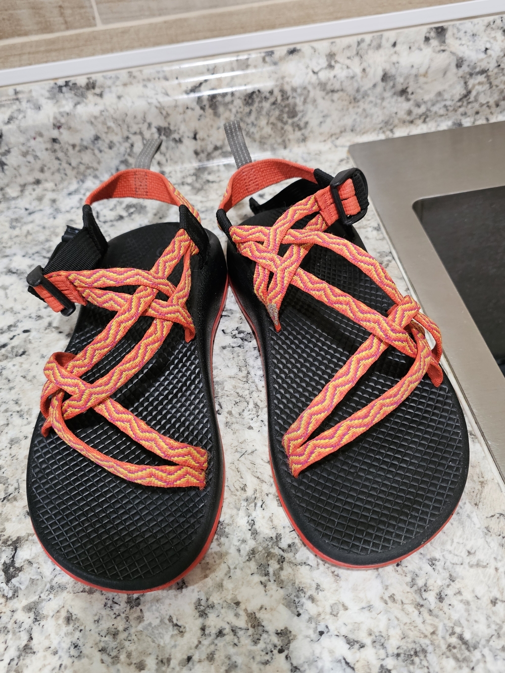 Chaco Zx2 Yampa Orange Multicolor Strappy Sandals Women’s Size 5 like #7.5